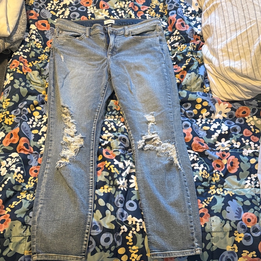 Distressed Sneak Peek Blue Jeans size 9/29